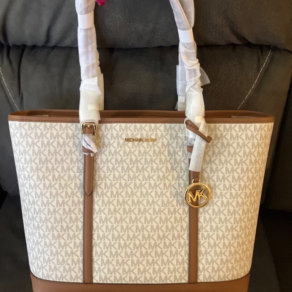 MK “Jet Collection” Lg Tote Bag - Picture 4 of 8